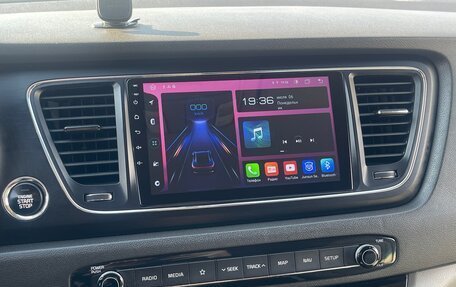 KIA Carnival III, 2019 год, 2 400 000 рублей, 9 фотография