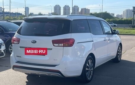 KIA Carnival III, 2019 год, 2 400 000 рублей, 2 фотография