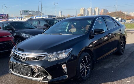 Toyota Camry, 2017 год, 1 850 000 рублей, 3 фотография