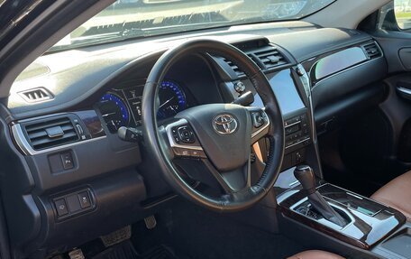 Toyota Camry, 2017 год, 1 850 000 рублей, 5 фотография