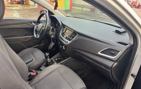 Hyundai Solaris II рестайлинг, 2017 год, 750 000 рублей, 5 фотография