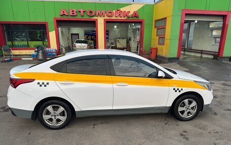 Hyundai Solaris II рестайлинг, 2017 год, 750 000 рублей, 4 фотография
