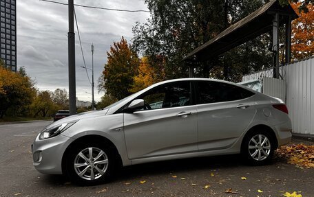 Hyundai Solaris II рестайлинг, 2011 год, 860 000 рублей, 3 фотография
