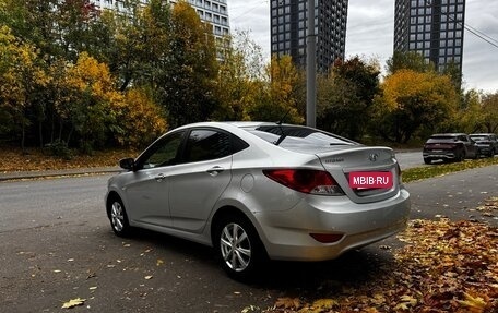 Hyundai Solaris II рестайлинг, 2011 год, 860 000 рублей, 4 фотография