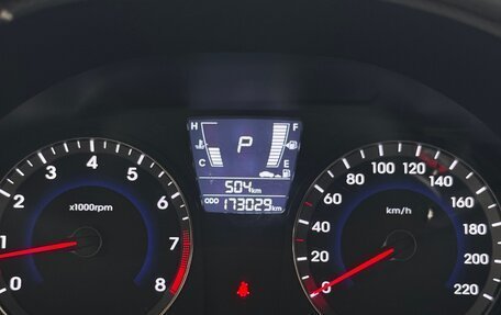 Hyundai Solaris II рестайлинг, 2011 год, 860 000 рублей, 18 фотография