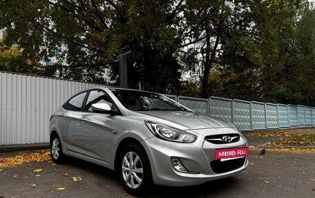 Hyundai Solaris II рестайлинг, 2011 год, 860 000 рублей, 6 фотография