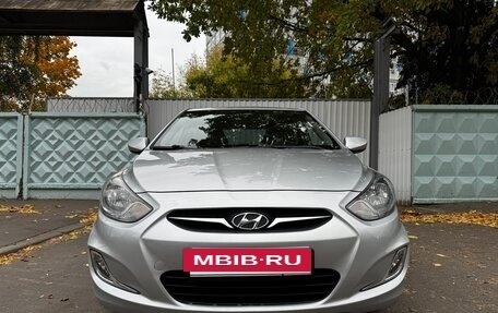 Hyundai Solaris II рестайлинг, 2011 год, 860 000 рублей, 10 фотография