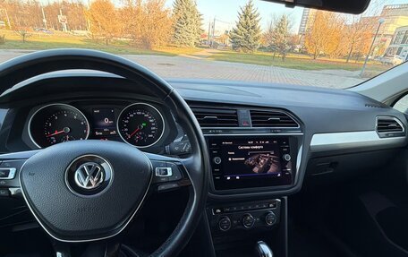 Volkswagen Tiguan II, 2020 год, 2 990 000 рублей, 3 фотография