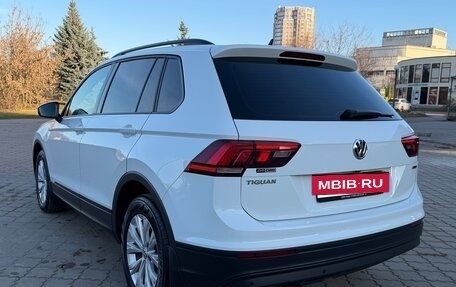 Volkswagen Tiguan II, 2020 год, 2 990 000 рублей, 2 фотография