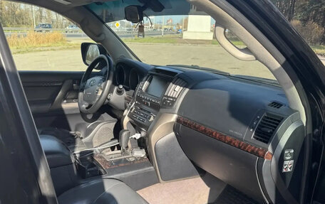 Toyota Land Cruiser 200, 2010 год, 2 700 000 рублей, 6 фотография