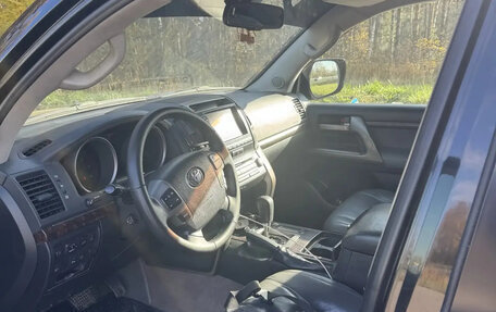 Toyota Land Cruiser 200, 2010 год, 2 700 000 рублей, 7 фотография