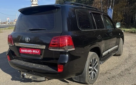 Toyota Land Cruiser 200, 2010 год, 2 700 000 рублей, 10 фотография
