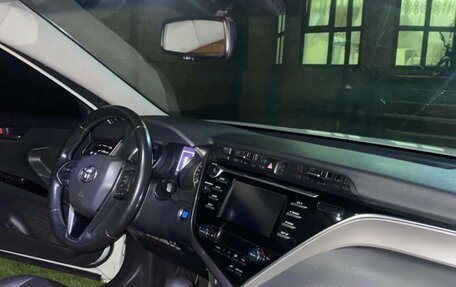 Toyota Camry, 2018 год, 1 750 000 рублей, 6 фотография