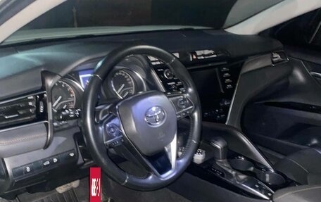 Toyota Camry, 2018 год, 1 750 000 рублей, 5 фотография