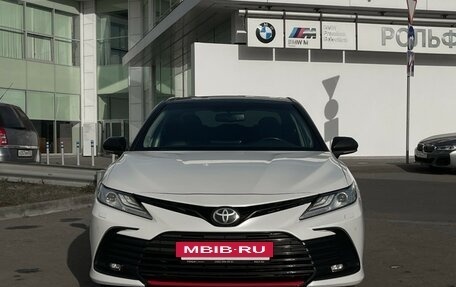 Toyota Camry, 2021 год, 3 597 000 рублей, 2 фотография