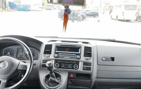 Volkswagen Caravelle T5, 2013 год, 2 250 000 рублей, 5 фотография