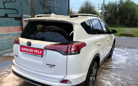 Toyota RAV4, 2018 год, 2 700 000 рублей, 5 фотография