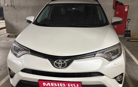 Toyota RAV4, 2018 год, 2 700 000 рублей, 7 фотография
