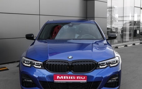 BMW 3 серия, 2019 год, 3 698 000 рублей, 2 фотография