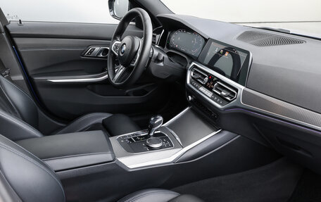 BMW 3 серия, 2019 год, 3 698 000 рублей, 10 фотография