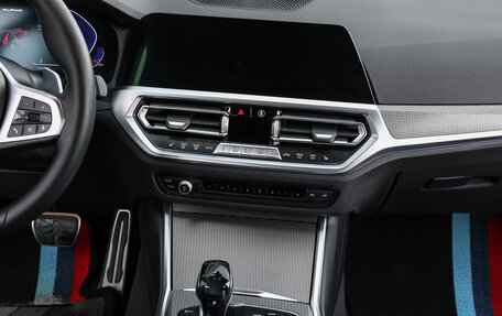 BMW 3 серия, 2019 год, 3 698 000 рублей, 15 фотография