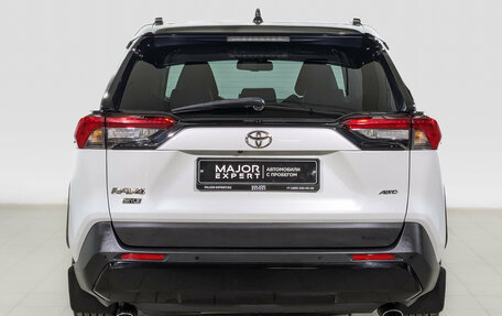 Toyota RAV4, 2021 год, 3 700 000 рублей, 6 фотография