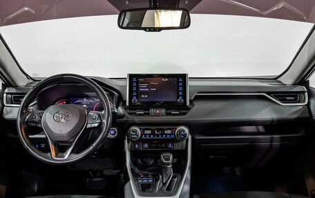 Toyota RAV4, 2021 год, 3 700 000 рублей, 14 фотография