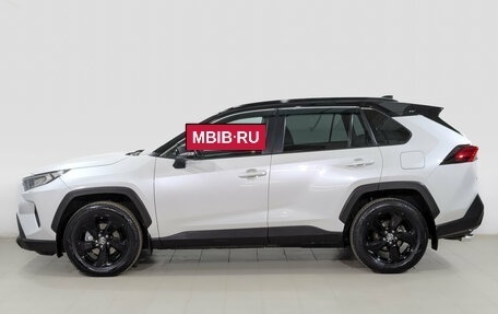 Toyota RAV4, 2021 год, 3 700 000 рублей, 8 фотография