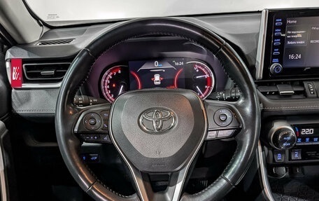 Toyota RAV4, 2021 год, 3 700 000 рублей, 22 фотография