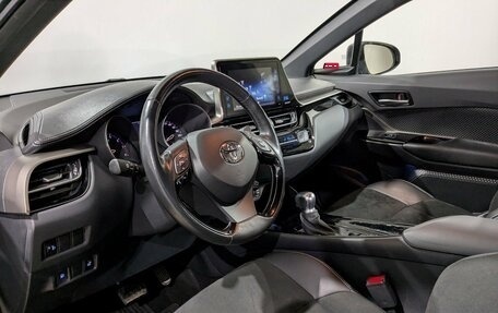 Toyota C-HR I рестайлинг, 2019 год, 2 550 000 рублей, 27 фотография