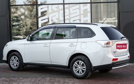 Mitsubishi Outlander III рестайлинг 3, 2014 год, 1 700 000 рублей, 2 фотография