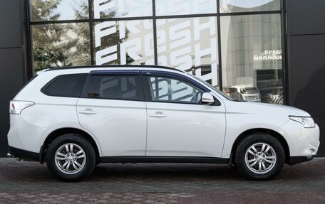 Mitsubishi Outlander III рестайлинг 3, 2014 год, 1 700 000 рублей, 5 фотография