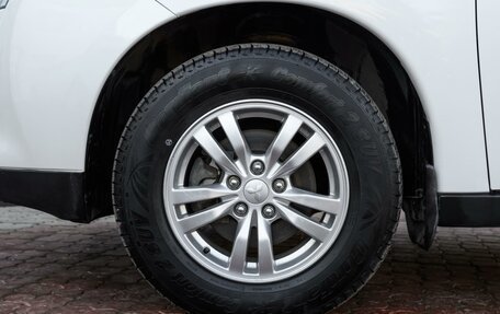 Mitsubishi Outlander III рестайлинг 3, 2014 год, 1 700 000 рублей, 8 фотография