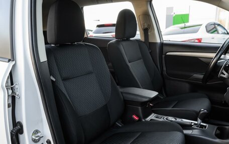 Mitsubishi Outlander III рестайлинг 3, 2014 год, 1 700 000 рублей, 11 фотография