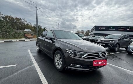 Volkswagen Passat B8 рестайлинг, 2015 год, 950 000 рублей, 13 фотография