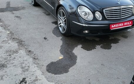 Mercedes-Benz E-Класс, 2005 год, 2 000 000 рублей, 2 фотография