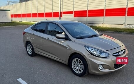 Hyundai Solaris II рестайлинг, 2013 год, 850 000 рублей, 3 фотография
