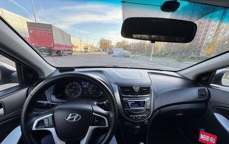 Hyundai Solaris II рестайлинг, 2013 год, 850 000 рублей, 15 фотография