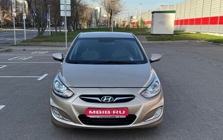 Hyundai Solaris II рестайлинг, 2013 год, 850 000 рублей, 1 фотография