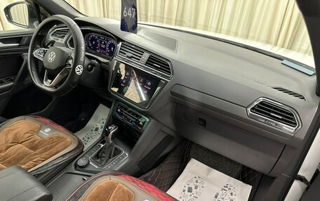 Volkswagen Tiguan II, 2021 год, 4 999 000 рублей, 13 фотография