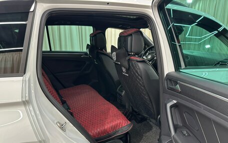 Volkswagen Tiguan II, 2021 год, 4 999 000 рублей, 20 фотография