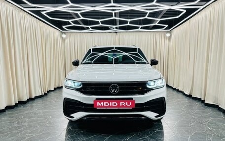 Volkswagen Tiguan II, 2021 год, 4 999 000 рублей, 9 фотография