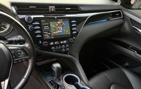 Toyota Camry, 2018 год, 2 900 000 рублей, 5 фотография