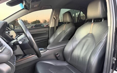 Toyota Camry, 2018 год, 2 900 000 рублей, 6 фотография