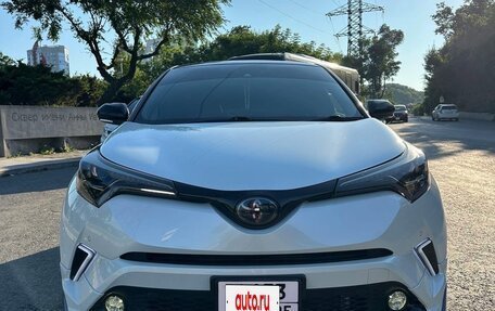 Toyota C-HR I рестайлинг, 2018 год, 2 350 000 рублей, 4 фотография