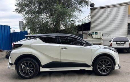 Toyota C-HR I рестайлинг, 2018 год, 2 350 000 рублей, 10 фотография