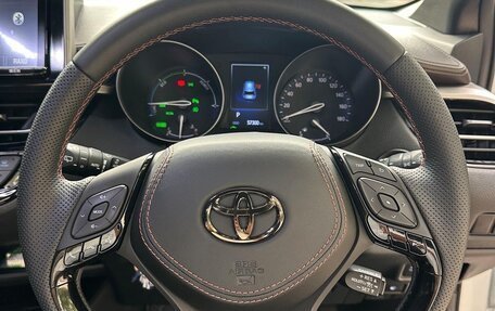 Toyota C-HR I рестайлинг, 2018 год, 2 350 000 рублей, 33 фотография