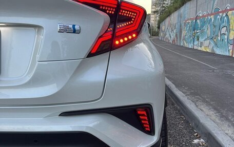 Toyota C-HR I рестайлинг, 2018 год, 2 350 000 рублей, 28 фотография
