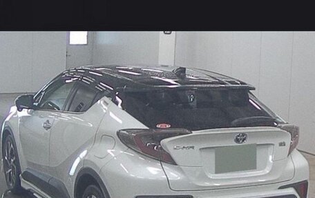 Toyota C-HR I рестайлинг, 2018 год, 2 350 000 рублей, 32 фотография