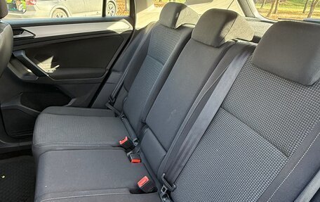 Volkswagen Tiguan II, 2018 год, 2 200 000 рублей, 13 фотография
